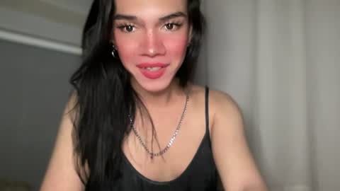Snapshot of queenn_xxx chatting on 07/07/26, 02:03 QUEEN online show from 07/07/26, 02:03