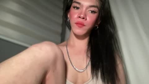 Snapshot of queenn_xxx chatting on 07/25/26, 02:47 QUEEN online show from 07/25/26, 02:47