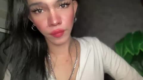 Snapshot of queenn_xxx chatting on 08/07/26, 10:17 QUEEN online show from 08/07/26, 10:17