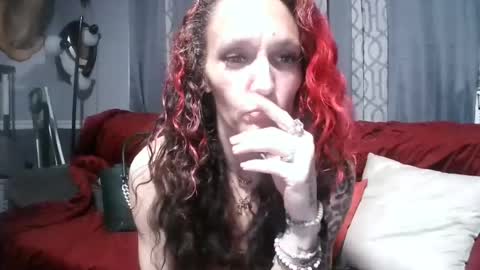 Snapshot of queennjuuicy chatting on 07/13/26, 02:14 IG Juuicy IGGE Gezzzy online show from 07/13/26, 02:14