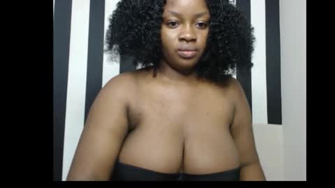 Zoey online show from 11/04/25, 08:46