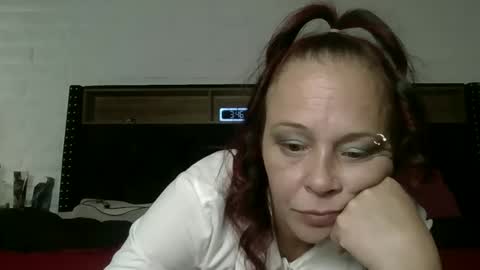 Snapshot of queenofmen69 chatting on 05/12/26, 10:45 queenofmen69 online show from 05/12/26, 10:45