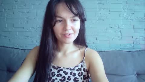 Snapshot of queenofmodels chatting on 11/06/25, 08:48 QueenOfModels online show from 11/06/25, 08:48