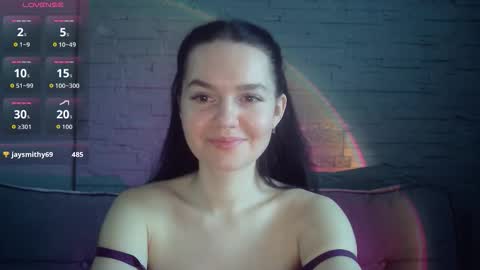 Snapshot of queenofmodels chatting on 02/03/26, 06:22 QueenOfModels online show from 02/03/26, 06:22