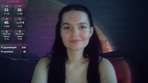 Snapshot of queenofmodels chatting on 02/03/26, 06:40 QueenOfModels online show from 02/03/26, 06:40