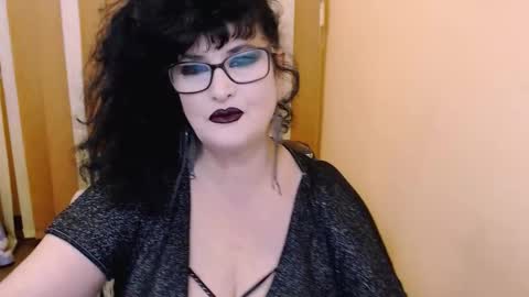 Snapshot of queenofsin chatting on 12/08/24, 08:04 queenofsin online show from 12/08/24, 08:04