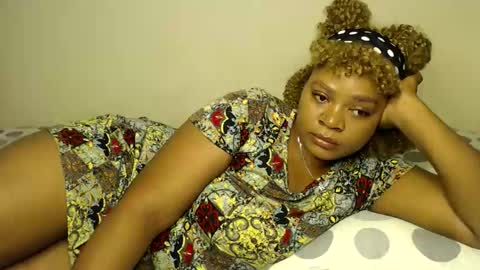 Snapshot of queenofsouls chatting on 09/25/25, 03:32 . online show from 09/25/25, 03:32