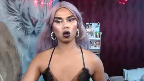 queenpinayebony_xx online show from 04/06/26, 01:34