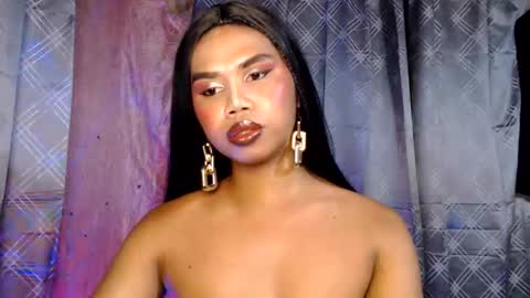 queenpinayebony_xx online show from 05/31/26, 01:29