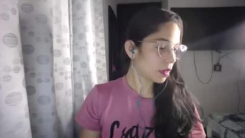 Snapshot of queenvictoria2023 chatting on 01/07/25, 05:01 Paola online show from 01/07/25, 05:01