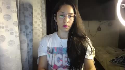 Snapshot of queenvictoria2023 chatting on 01/18/25, 04:26 Paola online show from 01/18/25, 04:26