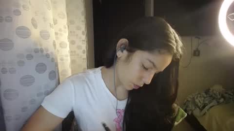 Snapshot of queenvictoria2023 chatting on 01/23/25, 03:48 Paola online show from 01/23/25, 03:48