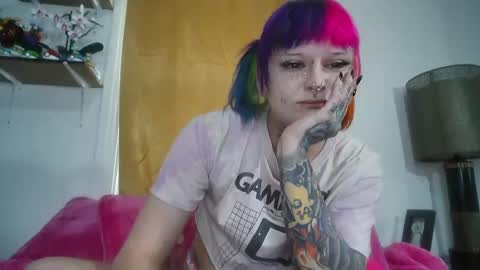 Snapshot of queer_burrito chatting on 04/18/26, 03:49 Sky Burrito online show from 04/18/26, 03:49