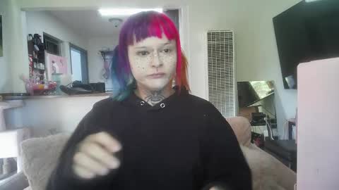Snapshot of queer_burrito chatting on 04/22/26, 03:57 Sky Burrito online show from 04/22/26, 03:57