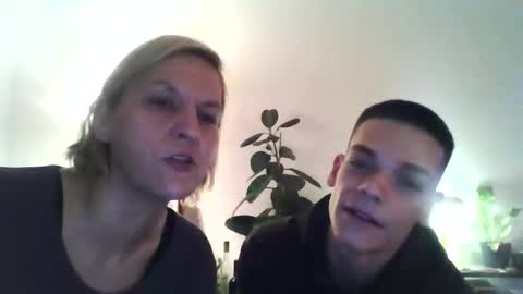 bi is from billy online show from 04/03/26, 06:06