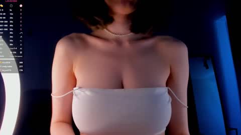 Snapshot of quennacindy chatting on 02/25/25, 04:35 Teri My favorite vibes 77 101 222 666 online show from 02/25/25, 04:35