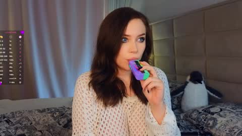 Snapshot of quennacindy chatting on 03/12/25, 03:07 Teri My favorite vibes 77 101 222 666 online show from 03/12/25, 03:07