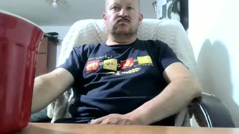 Snapshot of querubinrebelde chatting on 05/04/26, 01:01 Don Ramon online show from 05/04/26, 01:01
