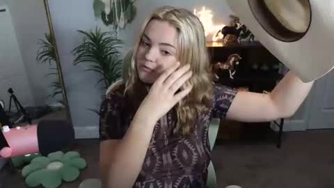 Bri online show from 10/28/25, 01:53