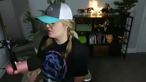 Bri online show from 11/04/25, 03:16