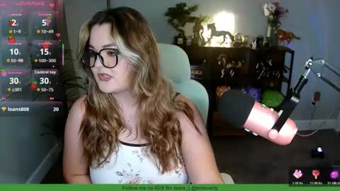 Snapshot of quervoqueen1 chatting on 07/30/26, 02:21 Bri online show from 07/30/26, 02:21