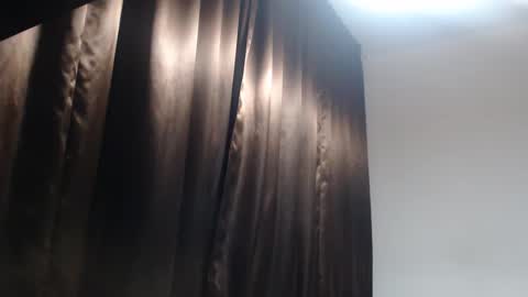 Snapshot of quickienerd chatting on 02/12/25, 10:15 oilypanda online show from 02/12/25, 10:15