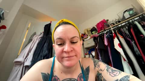 Snapshot of quinnofspades chatting on 02/13/25, 02:20 quinnofspades online show from 02/13/25, 02:20