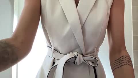 Snapshot of quinnyelena chatting on 02/06/25, 12:16 Quinnyelena online show from 02/06/25, 12:16