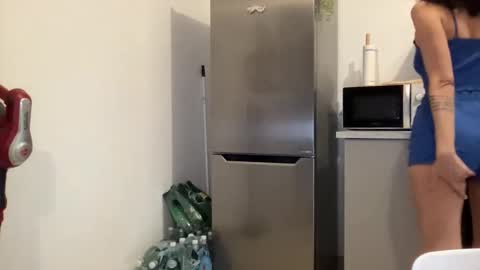 Snapshot of quinnyelena chatting on 02/12/25, 03:38 Quinnyelena online show from 02/12/25, 03:38