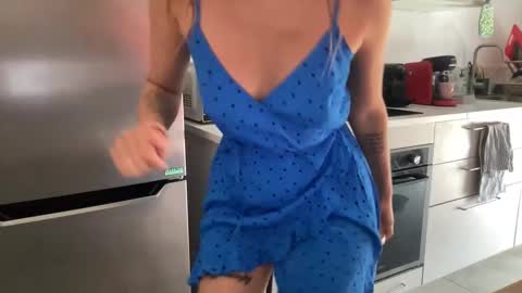 Quinnyelena online show from 06/04/26, 10:32
