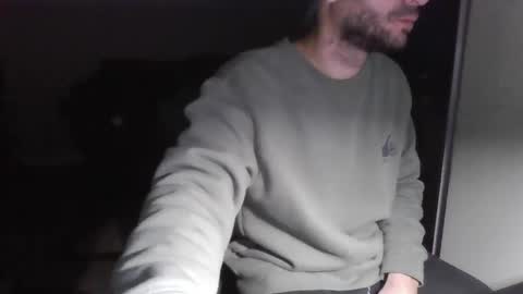 Snapshot of quinsanre chatting on 01/10/25, 02:46 Bones online show from 01/10/25, 02:46