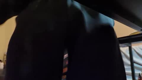 Snapshot of quinsanre chatting on 01/13/26, 12:05 Bones online show from 01/13/26, 12:05