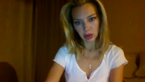 Snapshot of qurli24 chatting on 10/24/25, 11:34 qurli24 online show from 10/24/25, 11:34