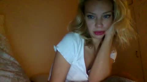 Snapshot of qurli24 chatting on 10/27/25, 10:36 qurli24 online show from 10/27/25, 10:36