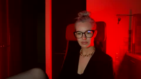 qusi28 online show from 02/20/25, 10:48