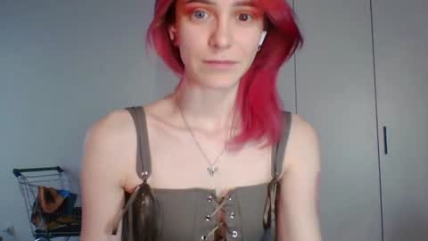Snapshot of quyenpollio chatting on 06/17/26, 03:13 Lana Pollio online show from 06/17/26, 03:13