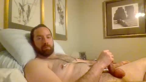 qwertyuiop1357900 online show from 12/17/25, 12:27