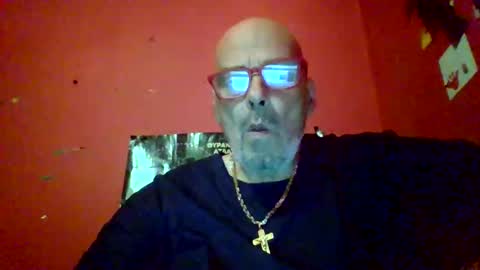 qwertyuiop22348015 online show from 04/18/26, 07:58