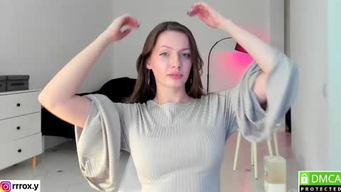 Snapshot of r00xvel chatting on 10/04/25, 08:34 r00xvel online show from 10/04/25, 08:34