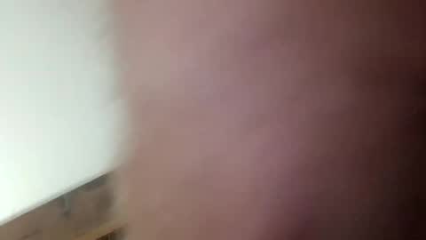 Snapshot of r04233054 chatting on 12/15/25, 05:34 r04233054 online show from 12/15/25, 05:34