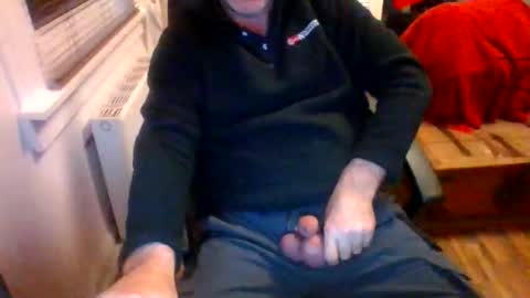 Snapshot of r30csm13 chatting on 10/17/25, 05:48 r30csm13 online show from 10/17/25, 05:48