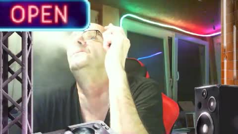 Snapshot of r_2d2_ chatting on 02/14/25, 11:42 dj mike online show from 02/14/25, 11:42