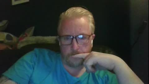 Snapshot of r_o_h_a_n chatting on 11/17/25, 11:43 r_o_h_a_n online show from 11/17/25, 11:43