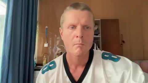 rabbit_eyes69 online show from 11/16/25, 04:51