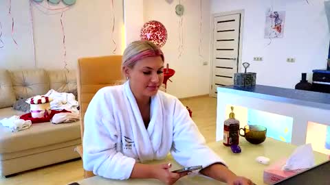 Jess  John online show from 02/19/25, 08:44