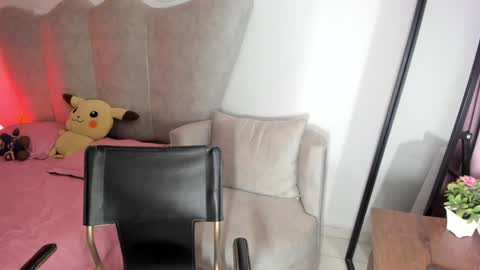 Snapshot of rachaeldeckard chatting on 01/10/25, 02:57 natalia - online show from 01/10/25, 02:57