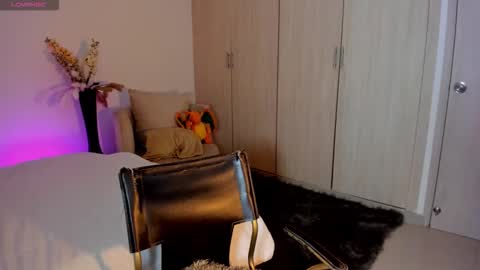 Snapshot of rachaeldeckard chatting on 09/09/25, 02:22 natalia - online show from 09/09/25, 02:22