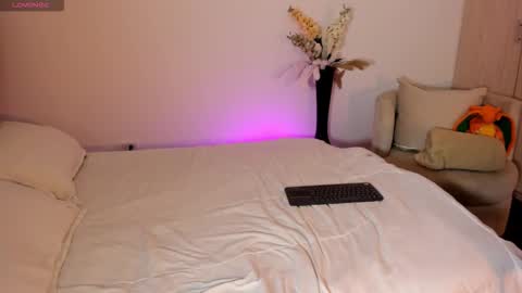 Snapshot of rachaeldeckard chatting on 09/10/25, 06:24 natalia - online show from 09/10/25, 06:24