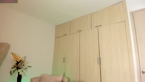 Snapshot of rachaeldeckard chatting on 10/06/25, 02:42 natalia - online show from 10/06/25, 02:42