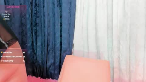 Snapshot of rachel_dubois chatting on 03/10/25, 04:38 Rachel online show from 03/10/25, 04:38